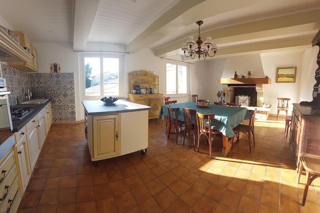 Вілла Mon Ventoux Modene Екстер'єр фото